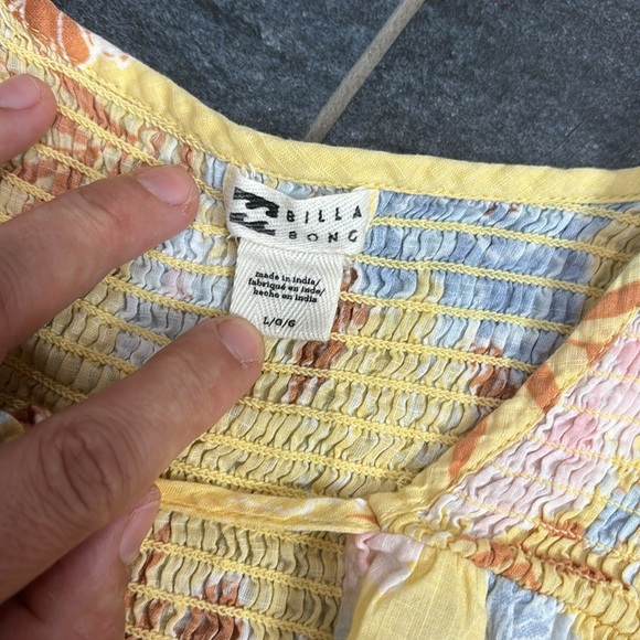 Floral yellow puff long sleeve blouse - Picture 3 of 7